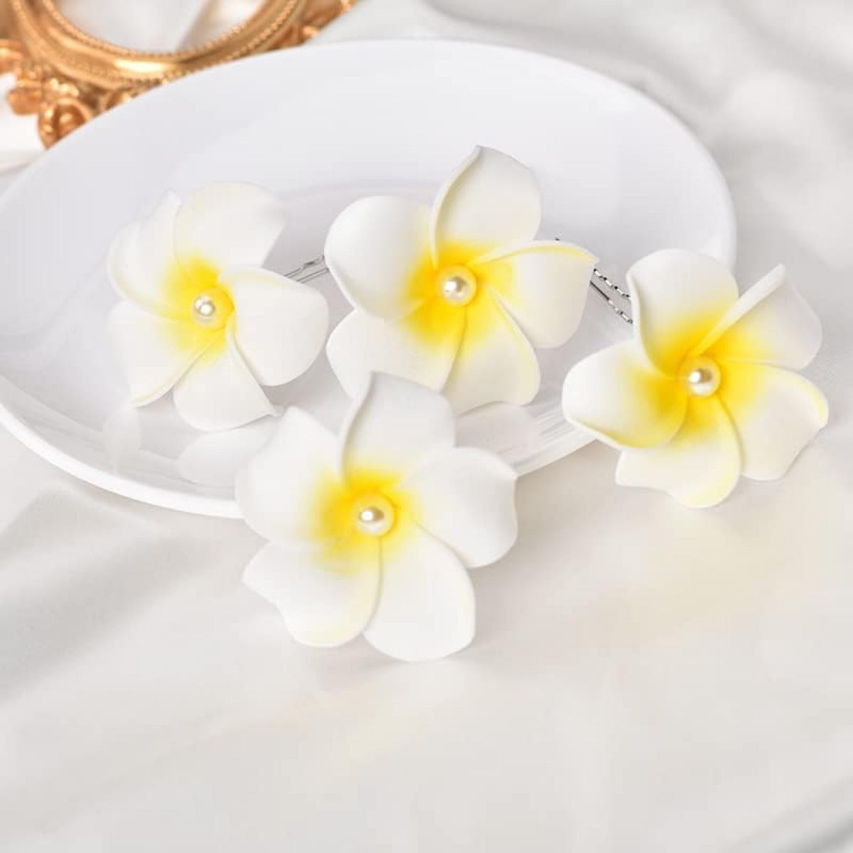 Hawaiian Flower Hair Pins Plumeria Hair Barrettes Clips for Women Girls White Floral Hairpins for Summer Beach Hair Accessories for Braid Wedding Bobby Pins