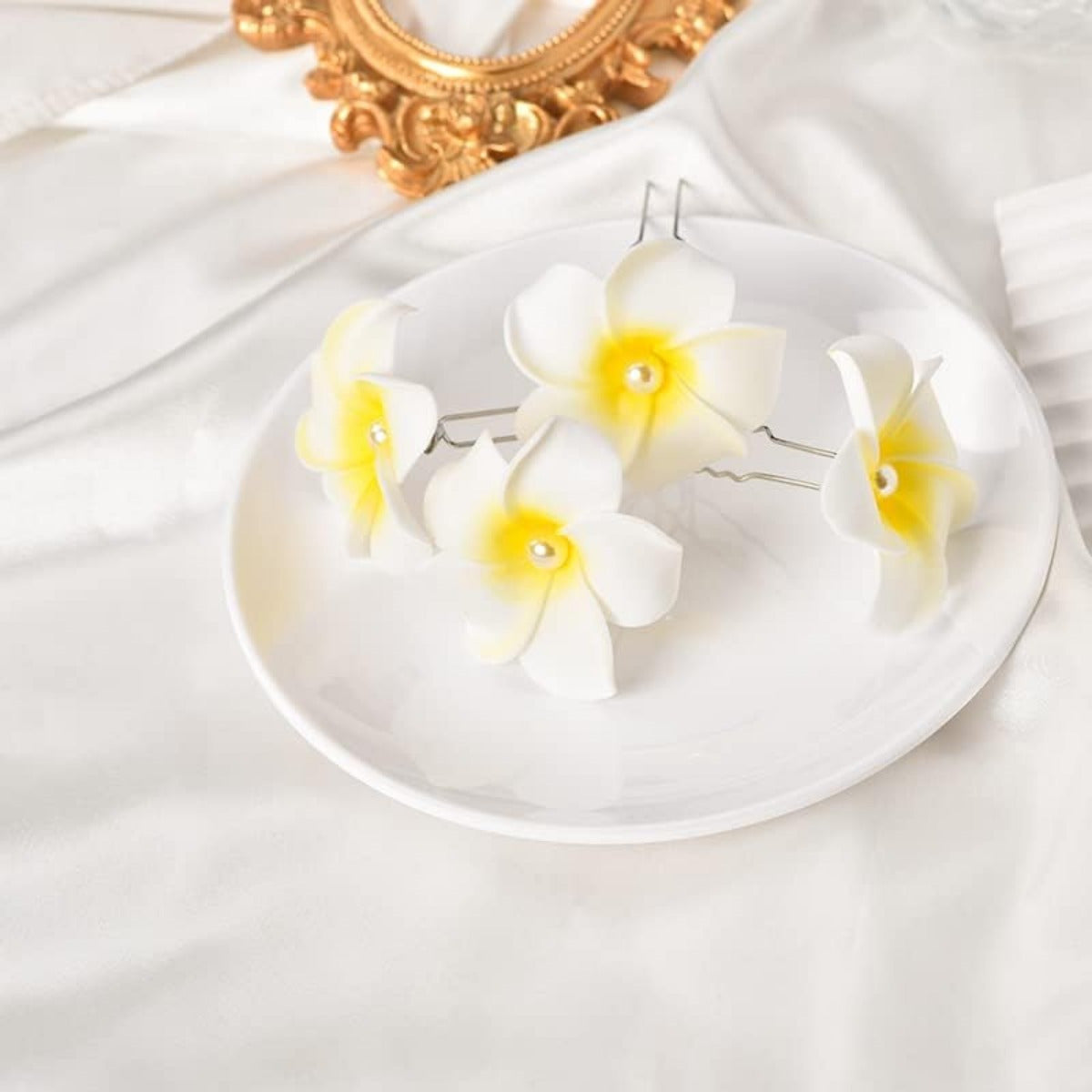 Hawaiian Flower Hair Pins Plumeria Hair Barrettes Clips for Women Girls White Floral Hairpins for Summer Beach Hair Accessories for Braid Wedding Bobby Pins