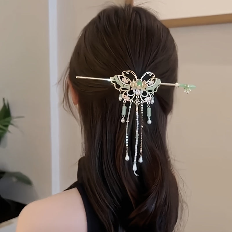 1pc Traditional Chinese Butterfly Hairpin for Women, Elegant Metal Hair Stick with Dangling Chains and Beads, Fashionable Hair Accessory for Festive Occasions